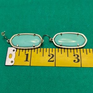 Kendra scott Elle gold earrings small in light green